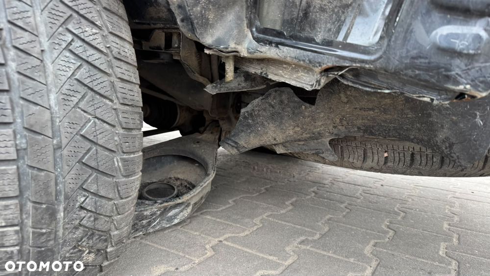 Nissan Pathfinder - 11