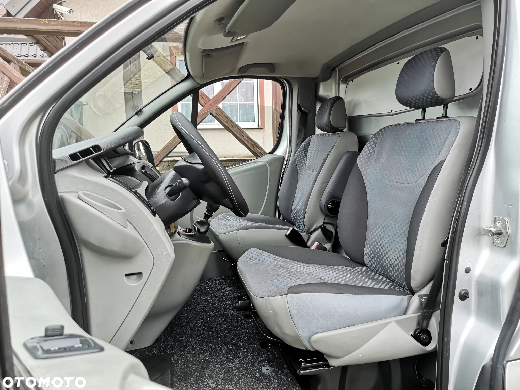 Renault Trafic 2.0dCi 90 - 11