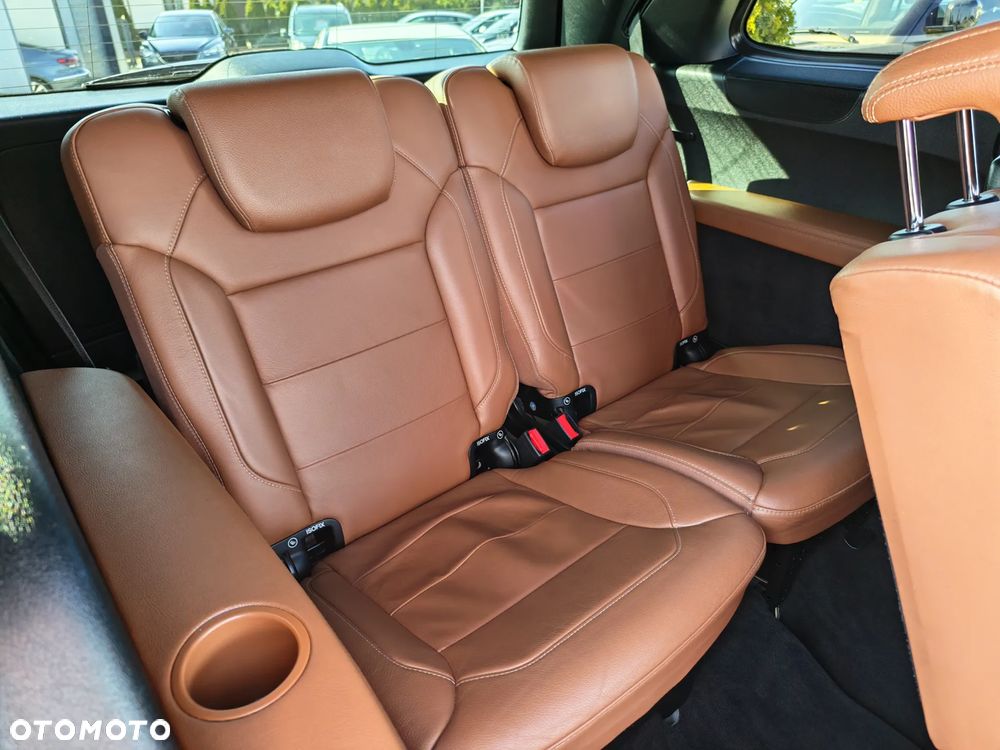 Mercedes-Benz GLS - 34