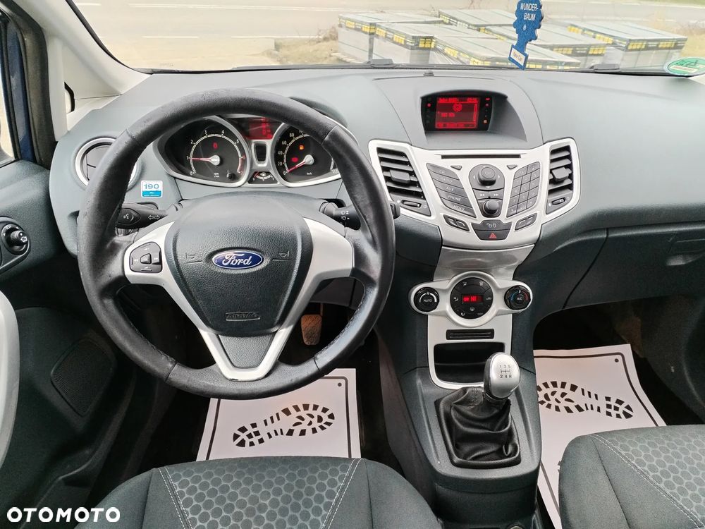 Ford Fiesta - 25