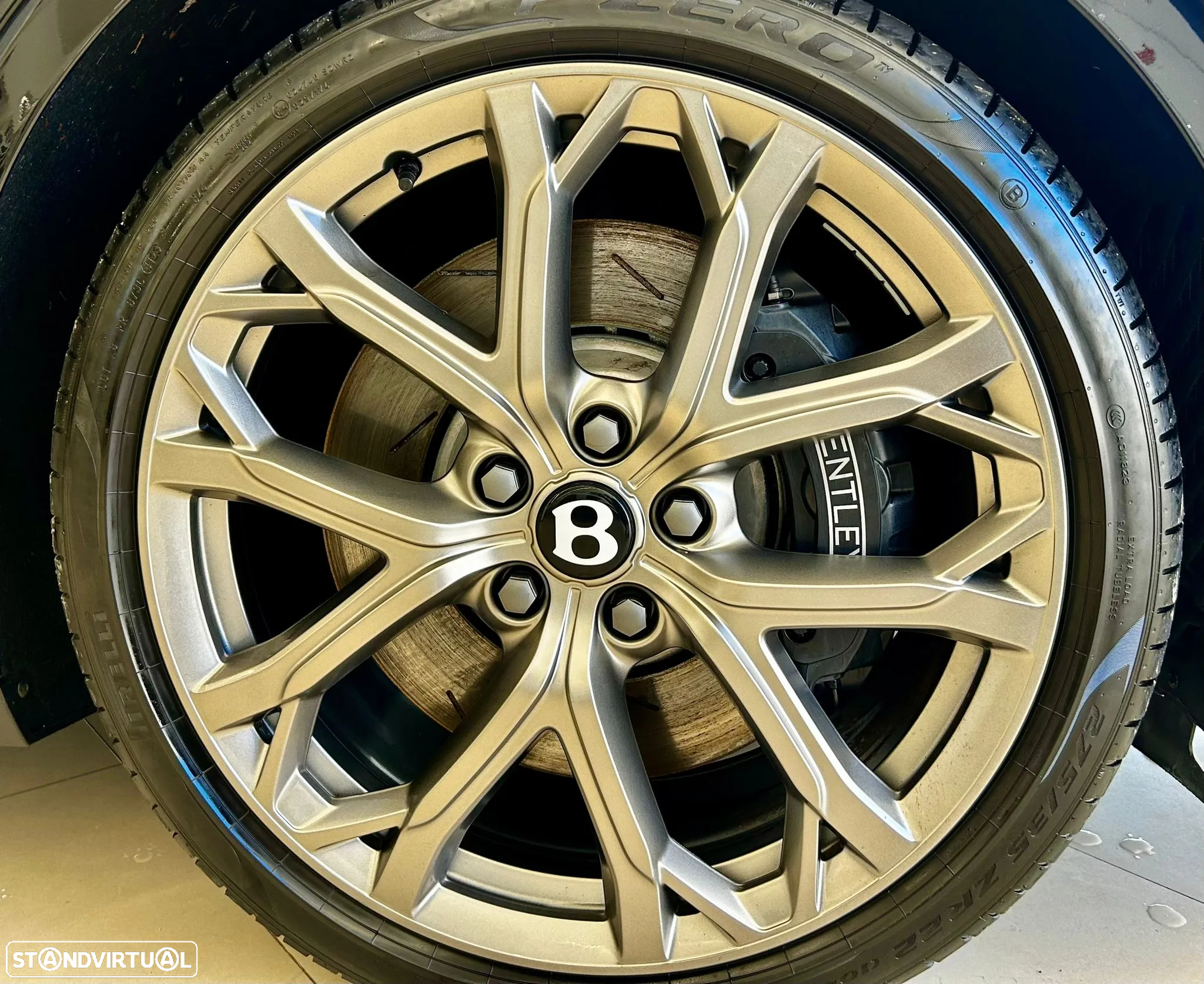 Bentley Flying Spur Hybrid S - 9