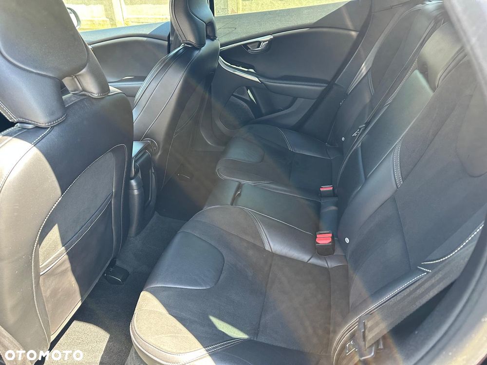 Volvo V40 D3 Geartronic RDesign - 29