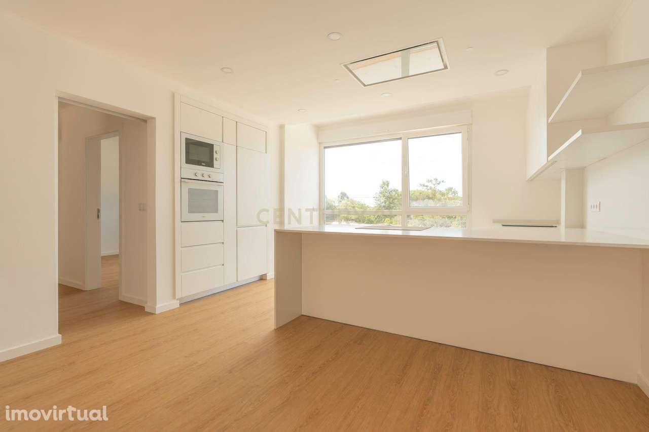 Moradia de Luxo Renovada na Amora com Piscina - Grande imagem: 4/57