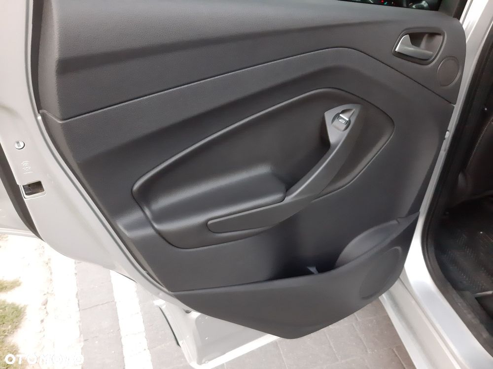 Ford Kuga - 13
