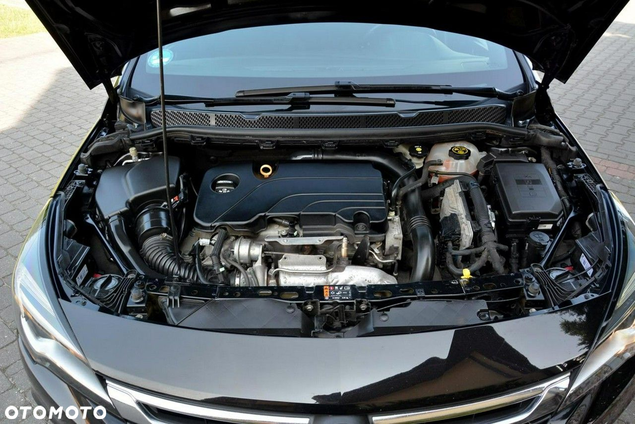 Opel Astra 1.4 Turbo Edition - 32