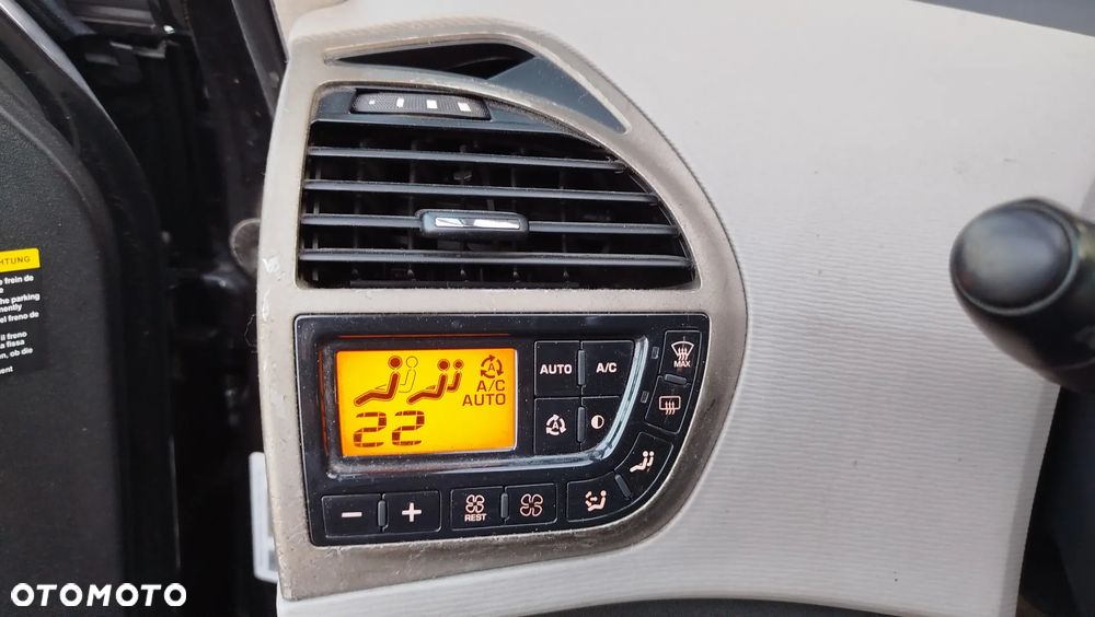 Citroën C4 Grand Picasso - 15