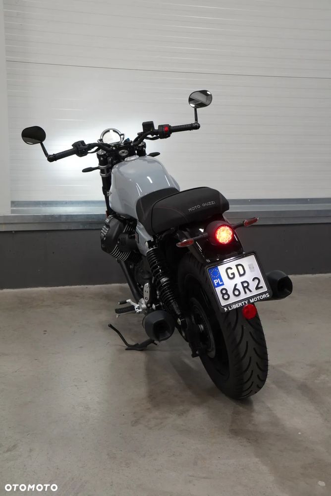 Moto Guzzi V7 - 6