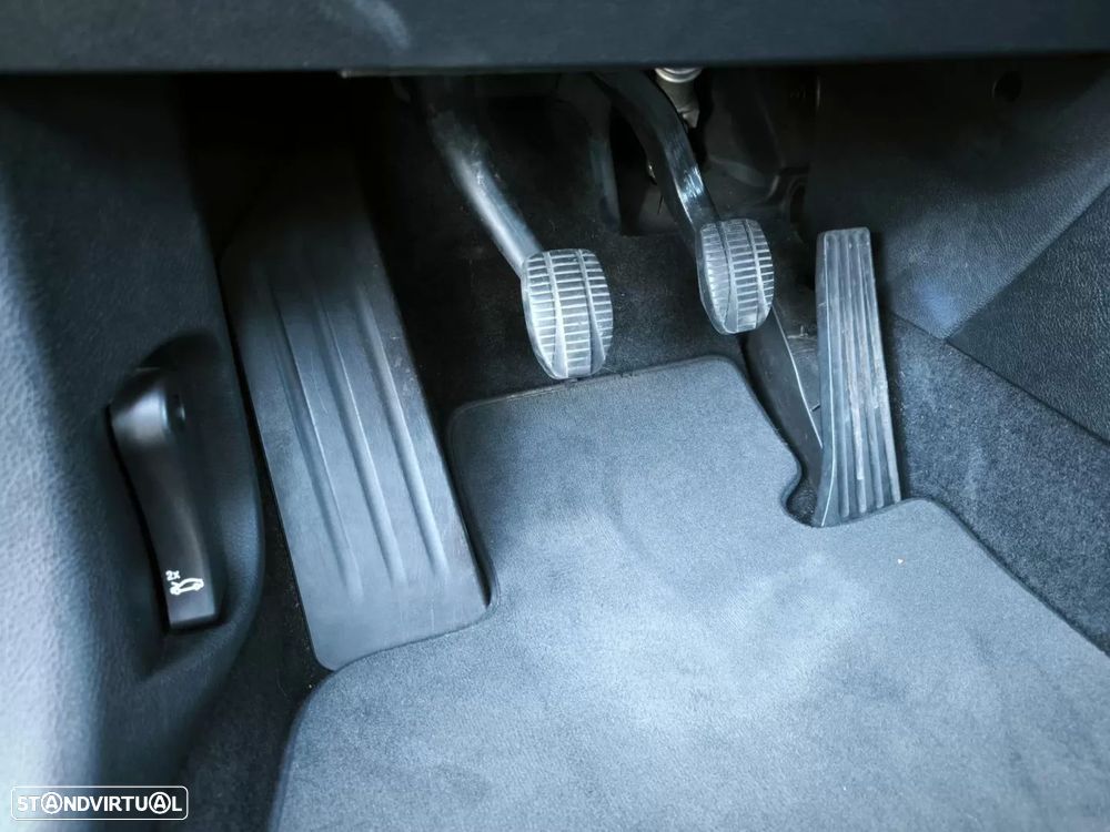 BMW 216 Active Tourer d Line Luxury - 37