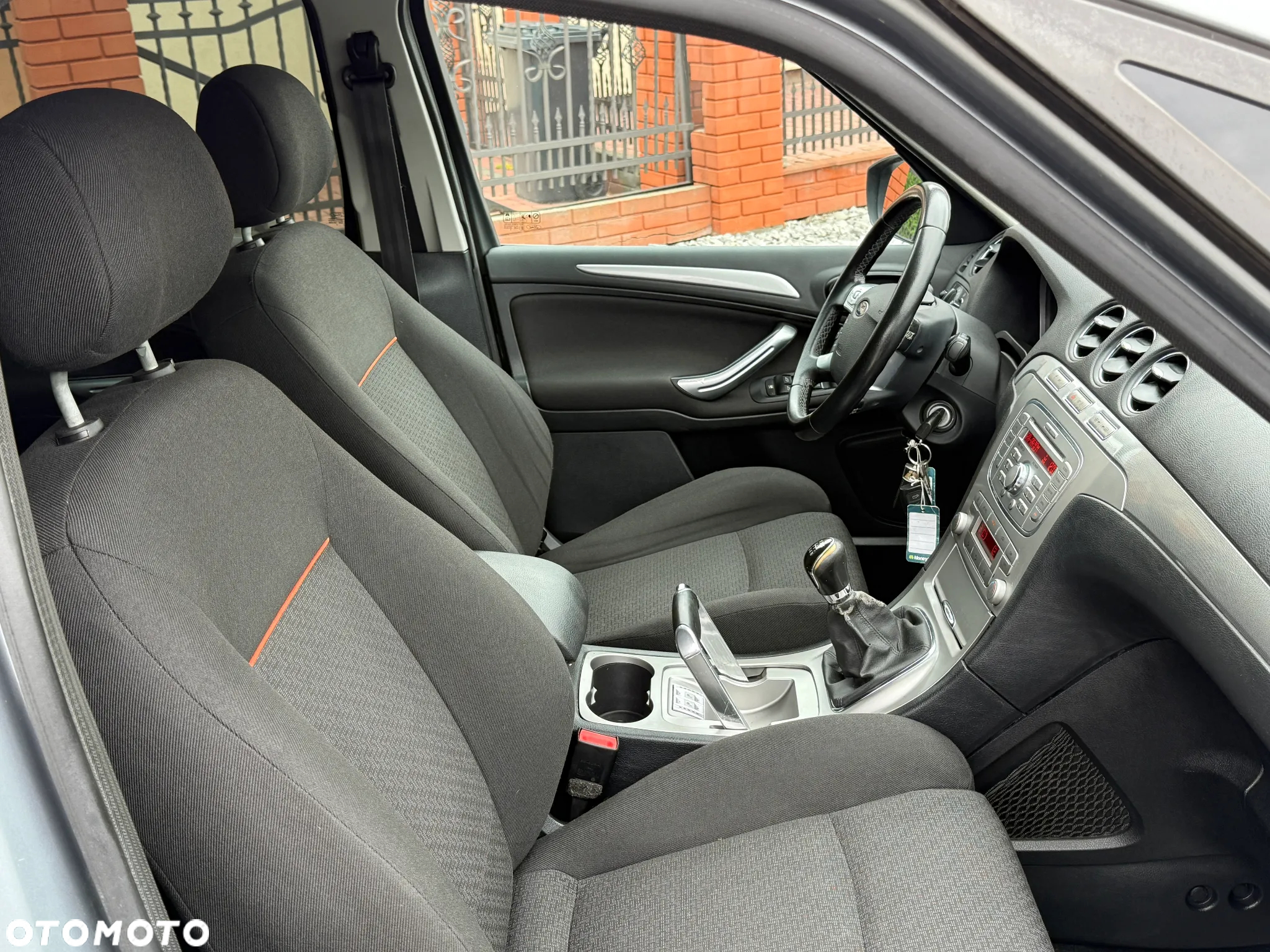 Ford S-Max - 14