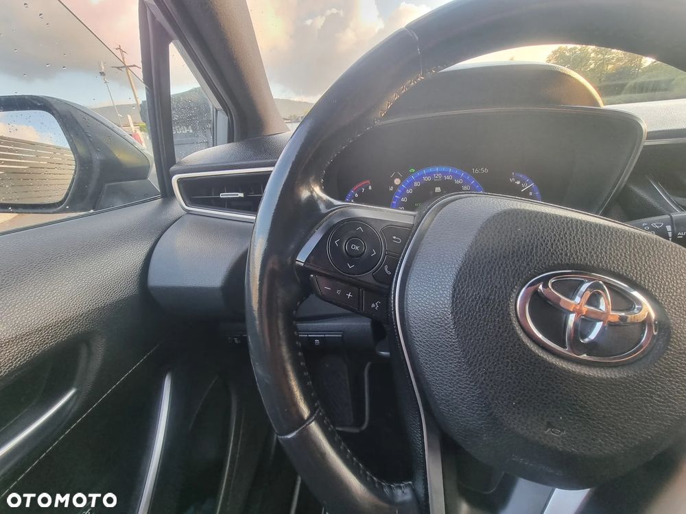 Toyota Corolla 2.0 Hybrid Executive - 18