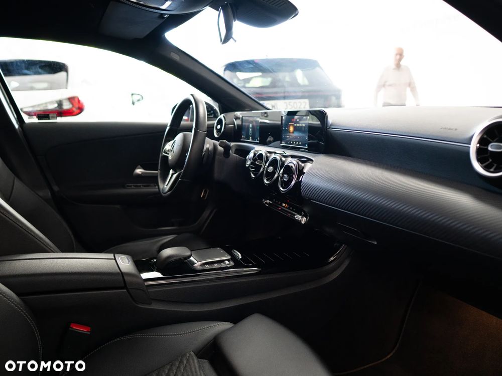 Mercedes-Benz Klasa A 180 Style 7G-DCT - 24