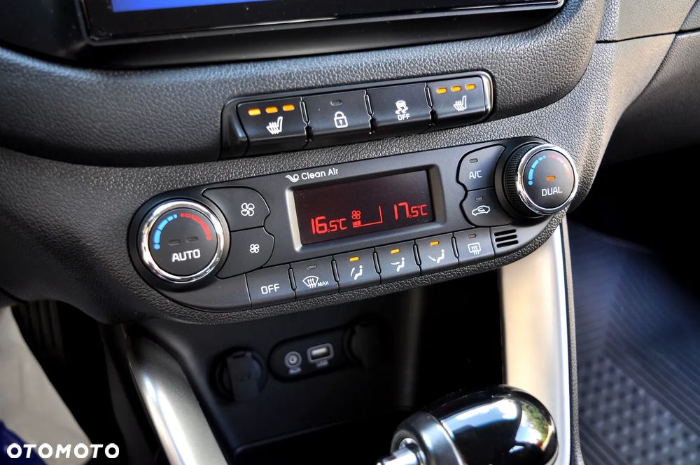 Kia Ceed 1.6 GDI M DCT - 28