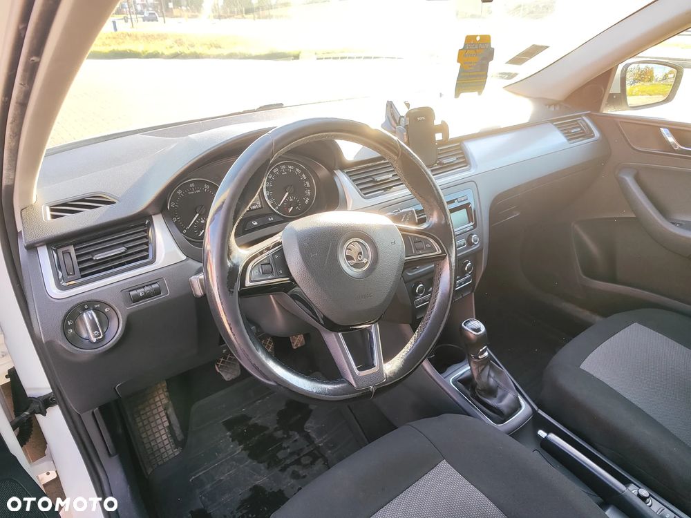Skoda RAPID 1.2 TSI Ambition - 4