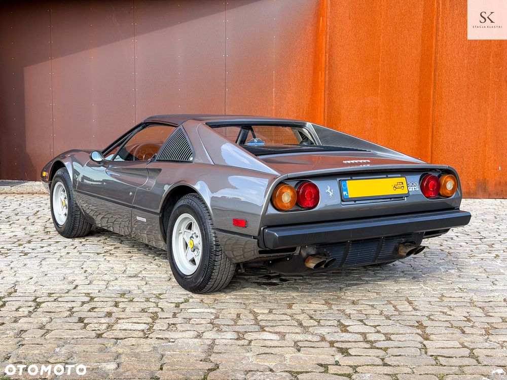 Ferrari 308 - 6