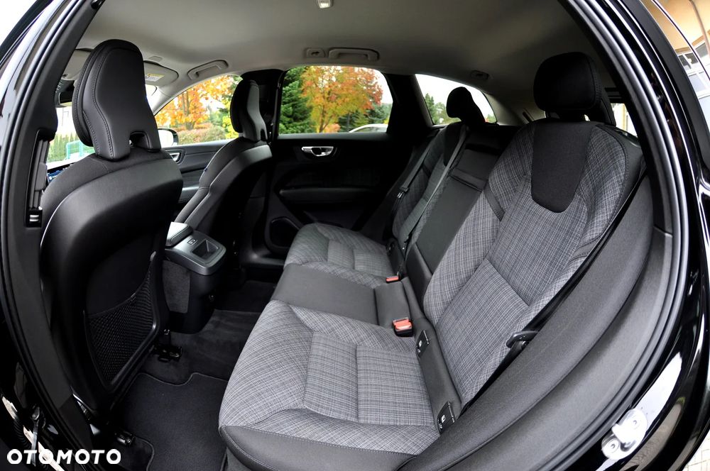 Volvo XC 60 B4 B Geartronic Momentum Pro - 18