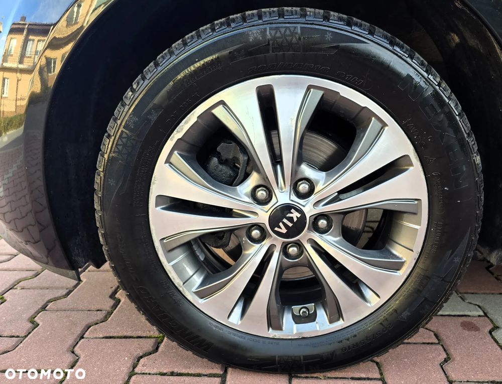 Kia Venga 1.6 CVVT Automatik UEFA EURO 2016 - 18