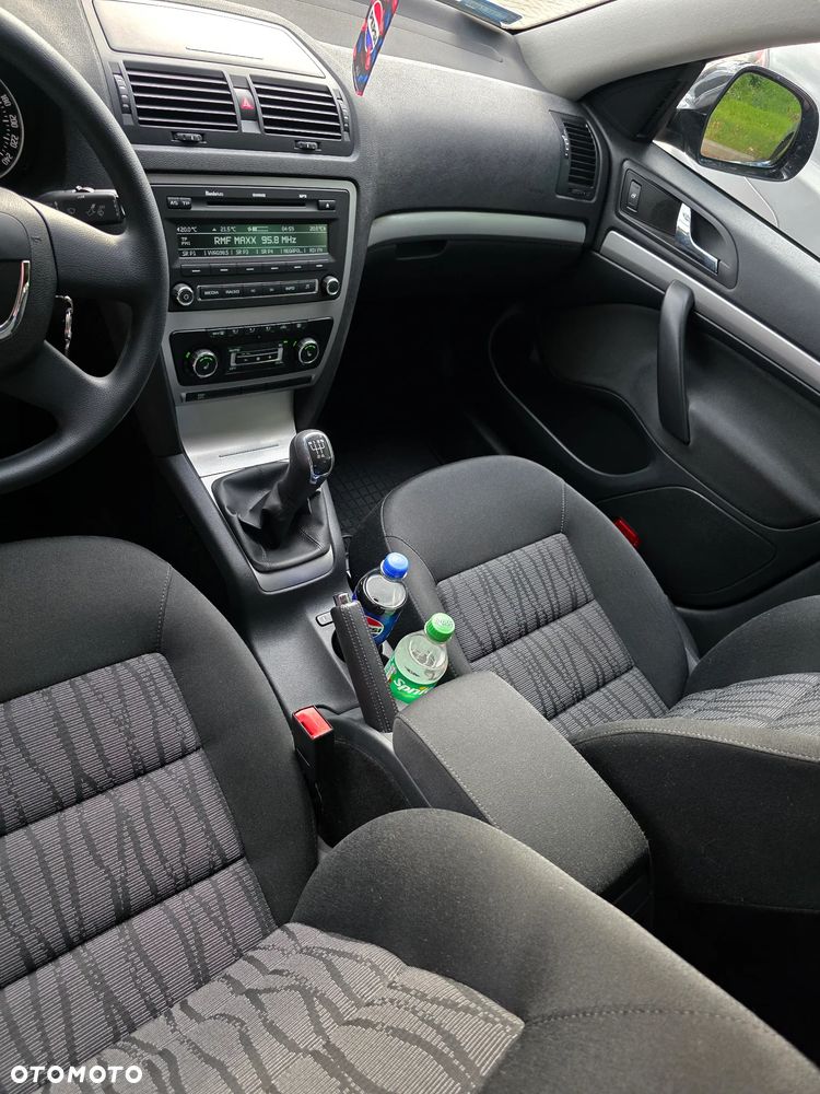 Skoda Octavia 1.6 Elegance - 30