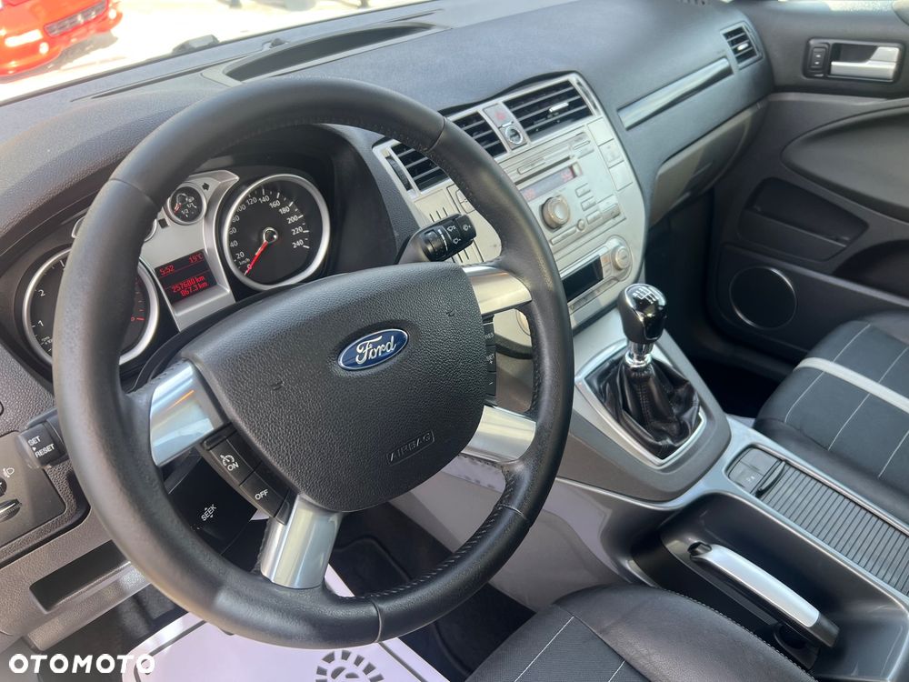 Ford Kuga - 22