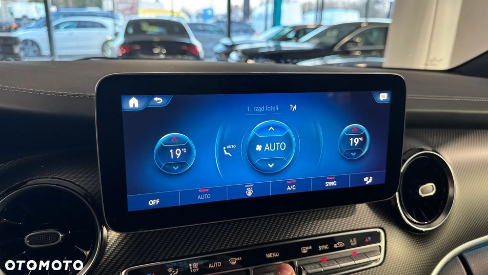 Mercedes-Benz Klasa V - 21