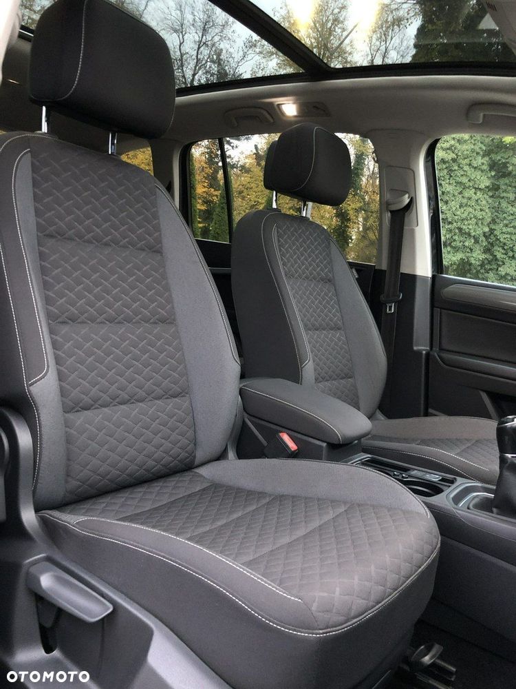 Volkswagen Touran - 9