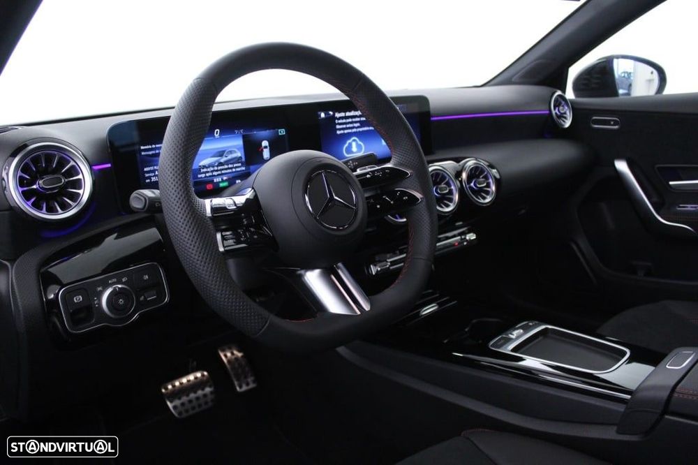 Mercedes-Benz A 250 e AMG Line - 21