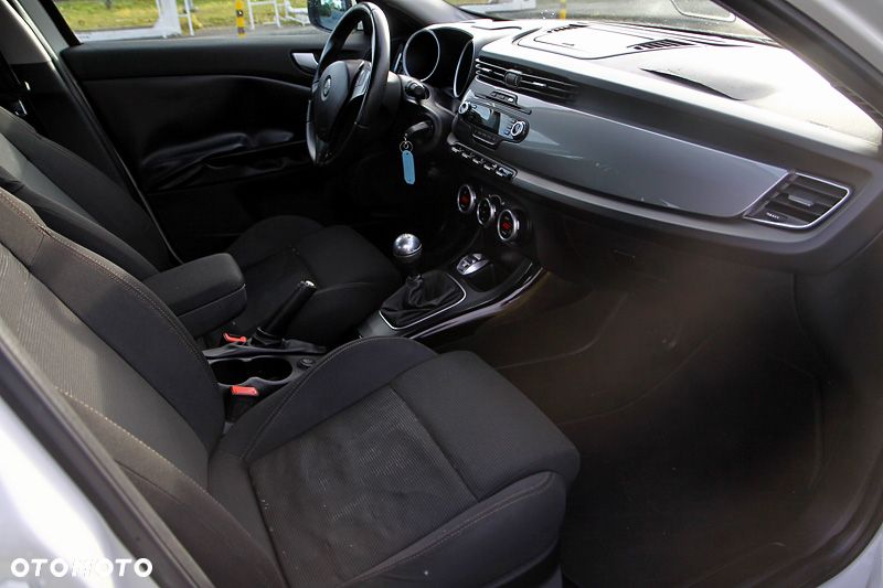 Alfa Romeo Giulietta 2.0 JTDM 16V - 8