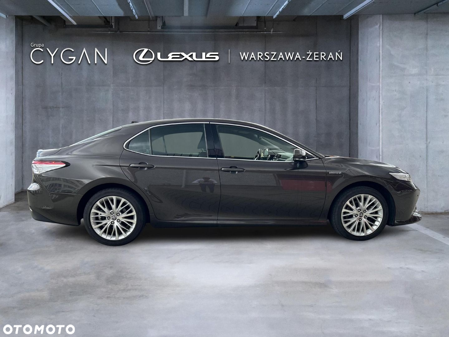 Toyota Camry - 8