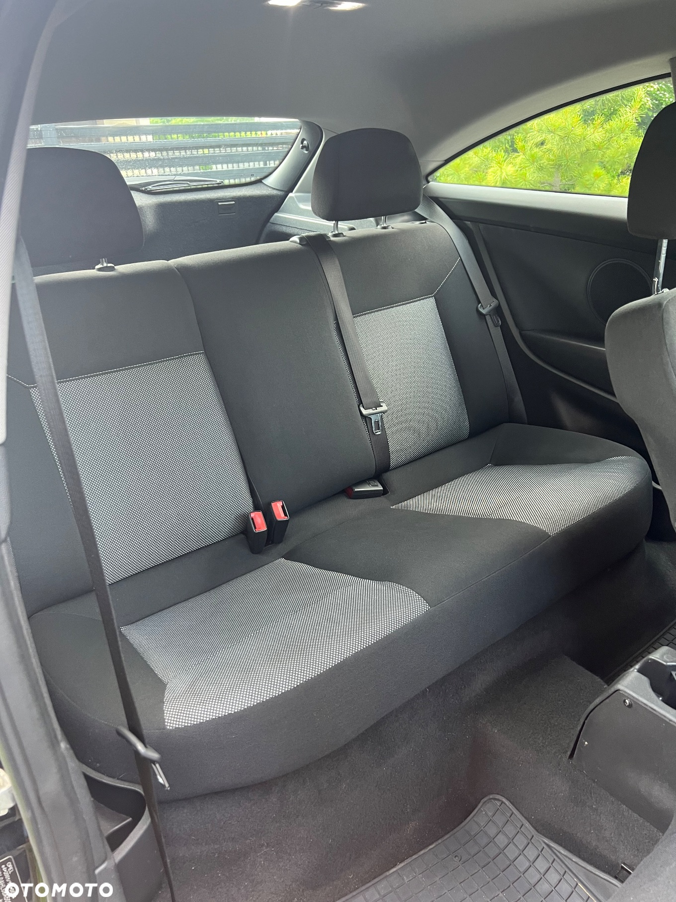 Opel Astra III GTC 1.6 Enjoy - 13