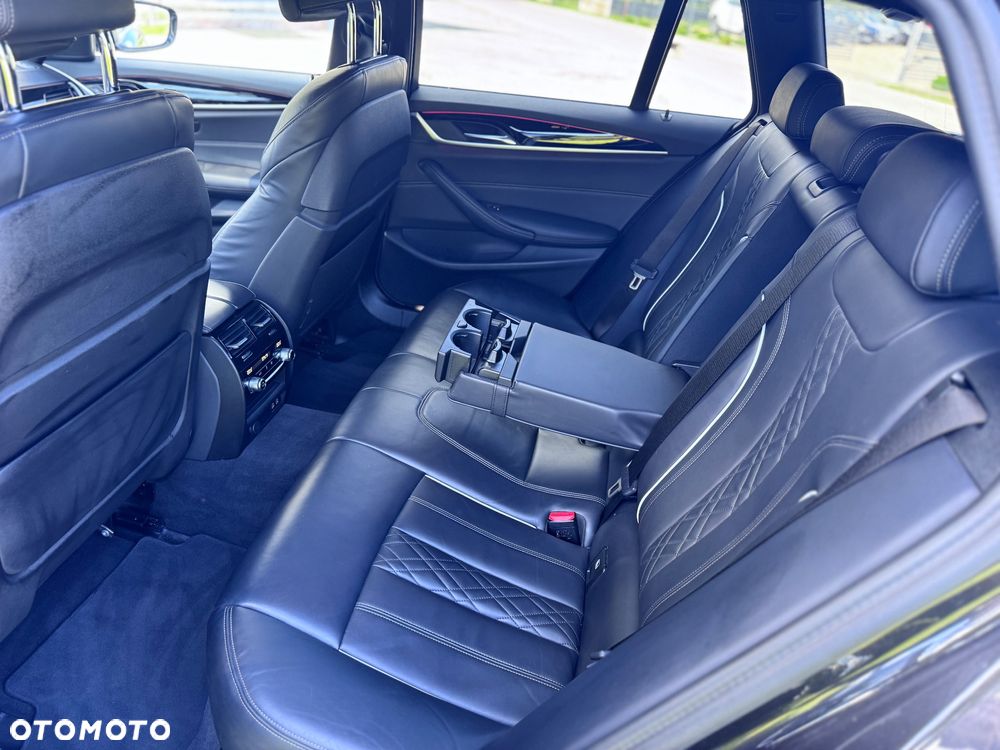 BMW Seria 5 540d xDrive Touring M Sport Edition - 25