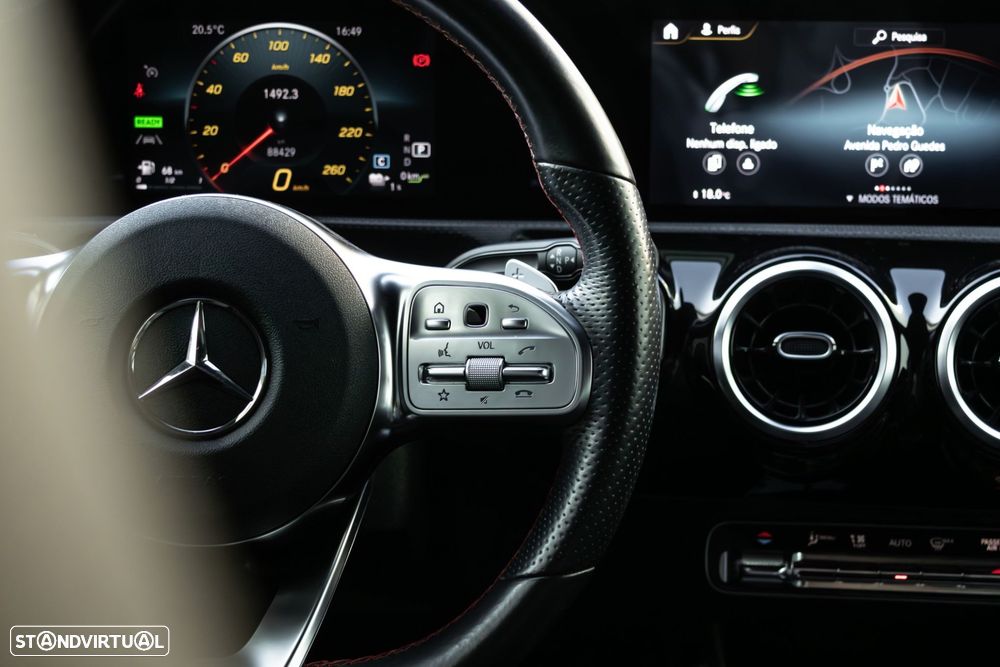 Mercedes-Benz A 250 e AMG Line - 18