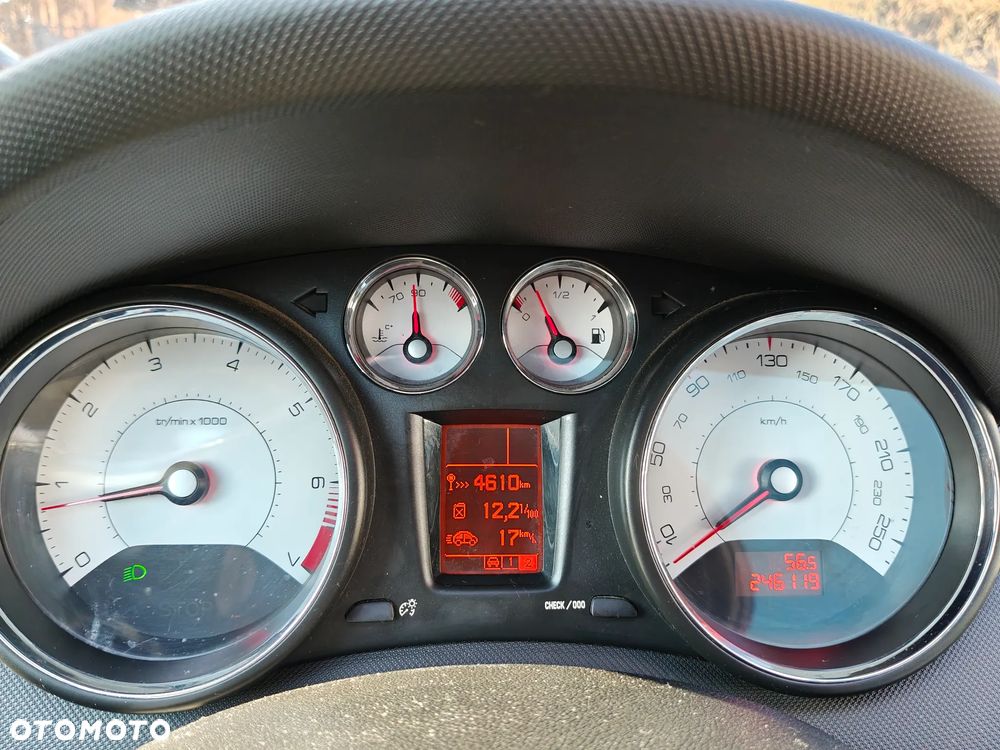 Peugeot 3008 1.6 Premium - 23