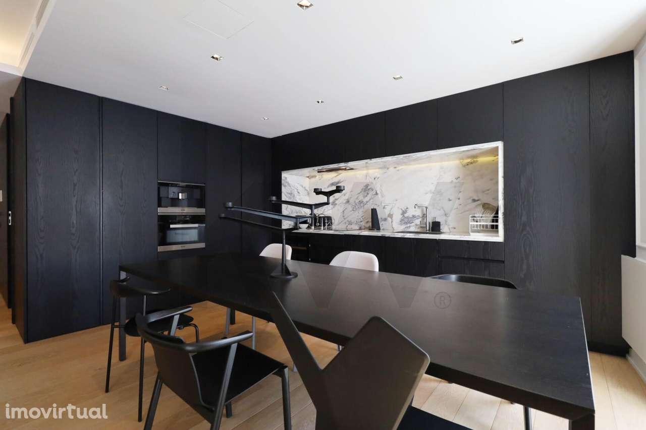 Apartamento T2 em prestigiado edifício no CHIADO com Garagem e Arrecad - Grande imagem: 5/30