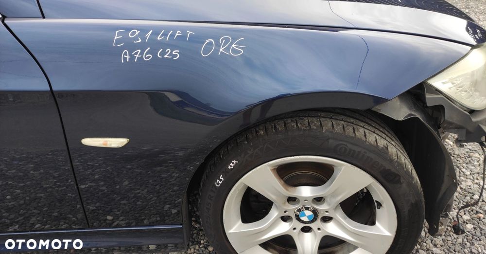 BŁOTNIK PRAWY PRZÓD BMW E90 E91 A76 TIEFSE BLAU ORG LAKIER