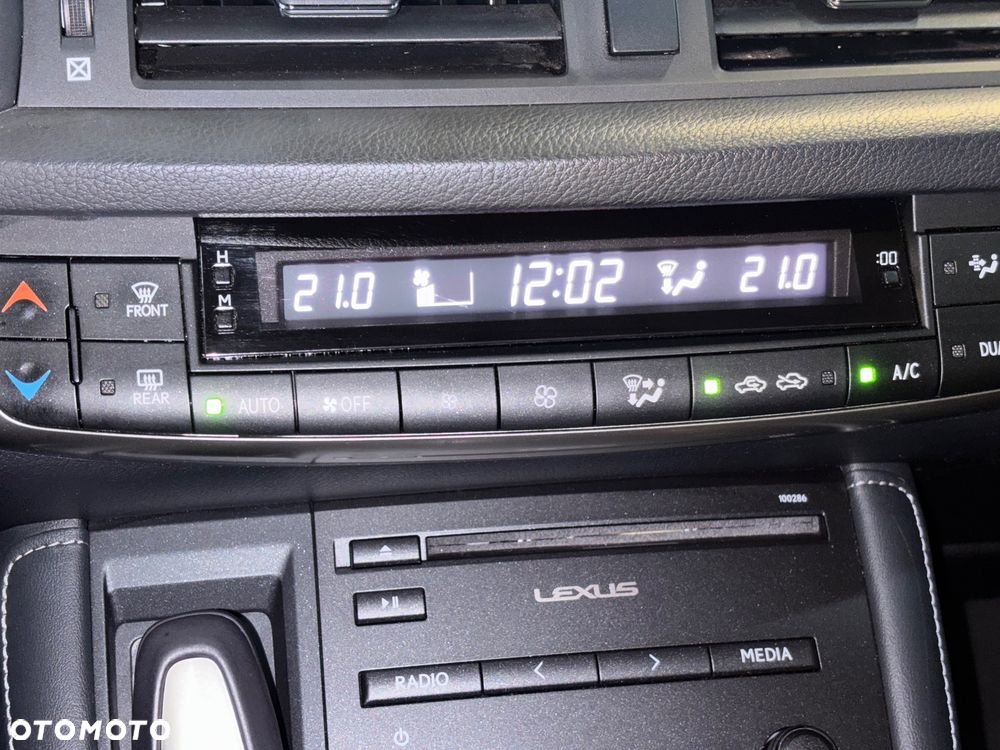Lexus CT 200h Prestige - 25