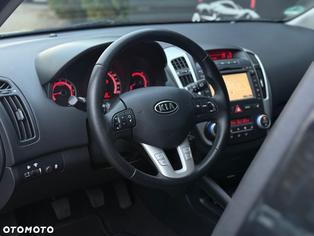 Kia Ceed - 13