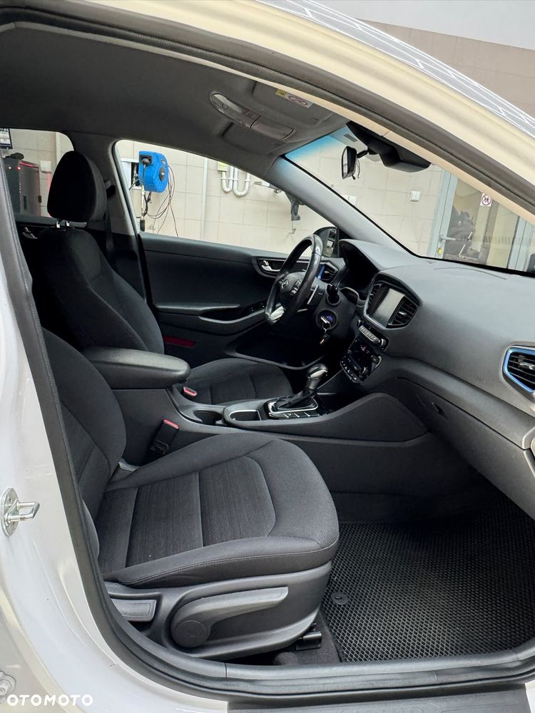 Hyundai IONIQ hybrid Premium - 10