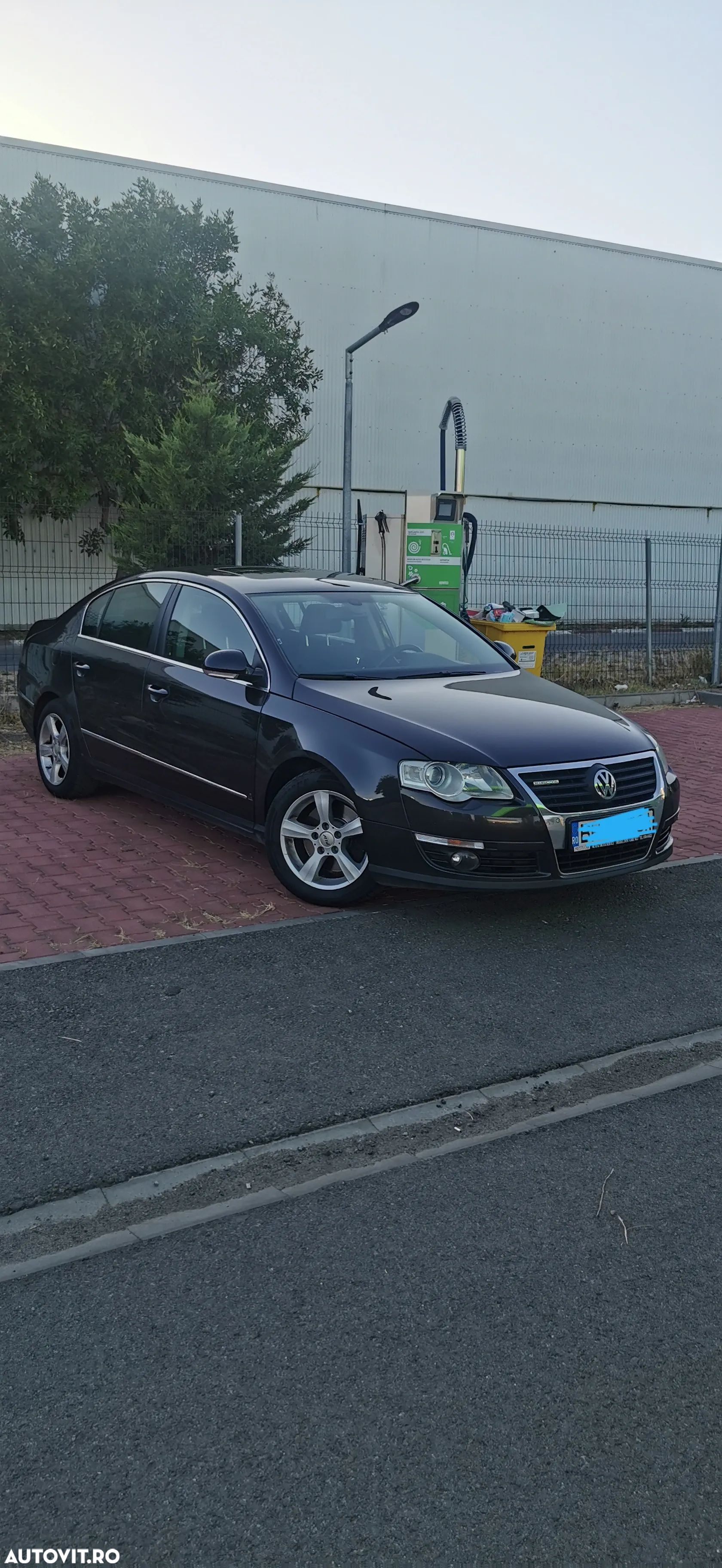 Volkswagen Passat 2.0TDI Comfortline DPF Bluemotion Technology - 1