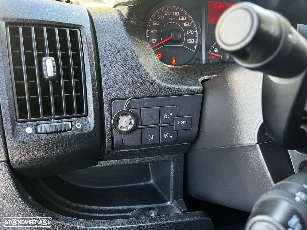 Peugeot Boxer 2.0 BlueHDi 335 L2 CD - 18