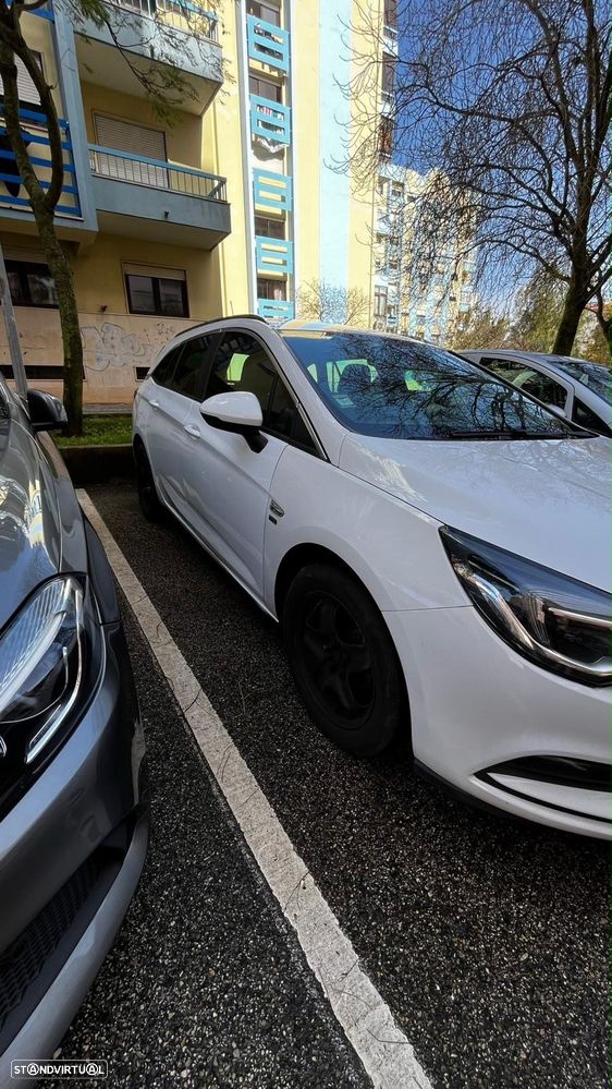 Opel Astra Sports Tourer 1.0 Turbo Start/Stop 120 Anos - 1