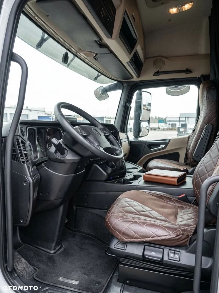 Mercedes-Benz 1836 - 13