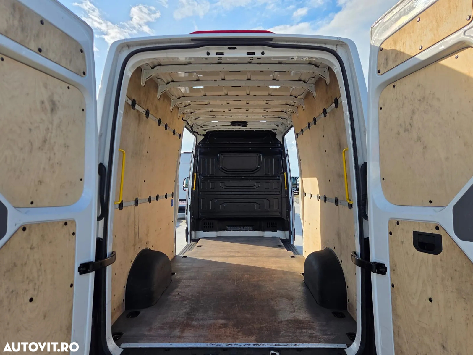 Volkswagen New Crafter Extralung L4H3 - 14
