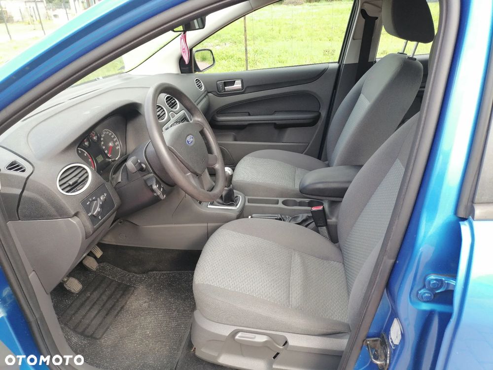 Ford Focus 1.8 Style - 10