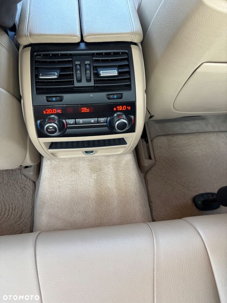 BMW Seria 5 530d xDrive Luxury Line - 15