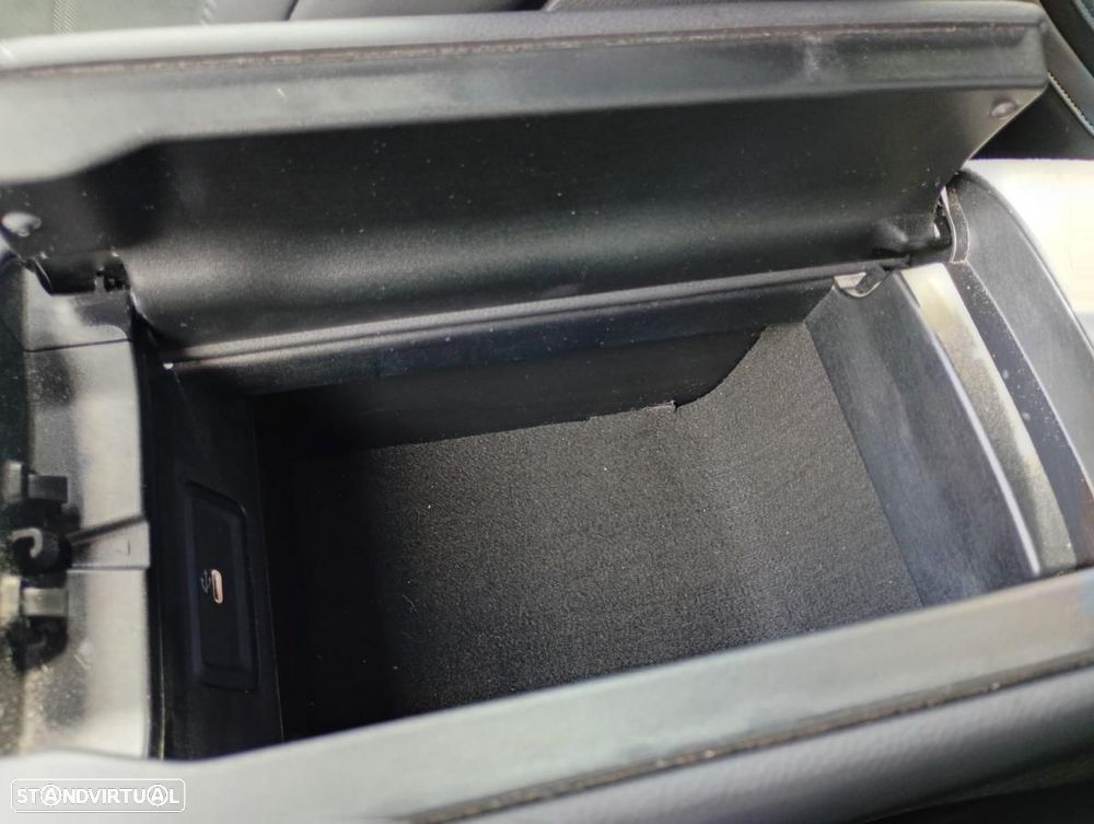 Mercedes-Benz E 300 e AMG Line - 34