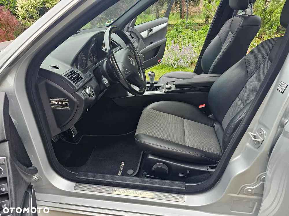 Mercedes-Benz Klasa C 180 Kompressor BlueEFFICIENCY Special Edition - 22