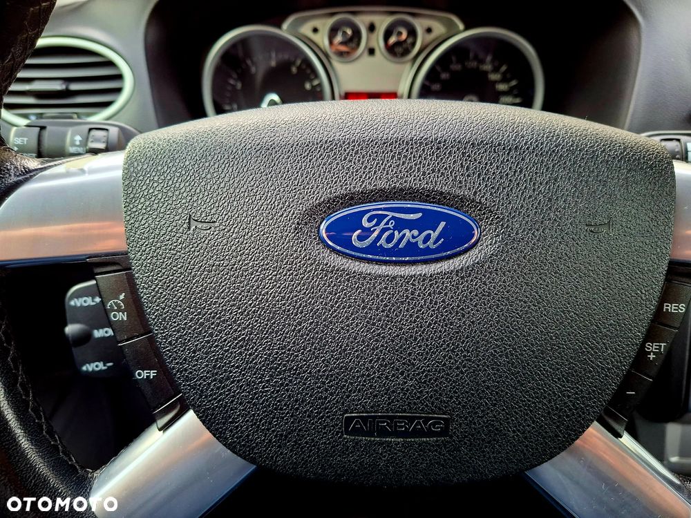 Ford Focus 1.6 16V Style+ - 3