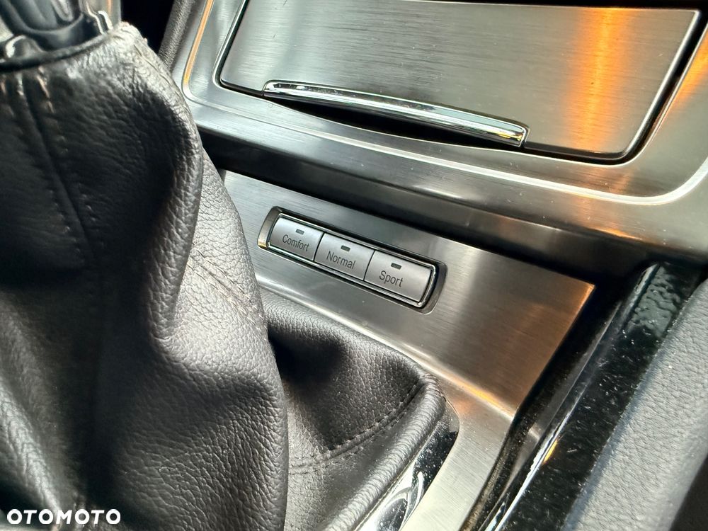 Ford Mondeo 2.0 Titanium X - 36