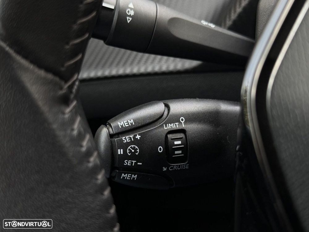 Peugeot 208 1.2 PureTech Active Pack - 26