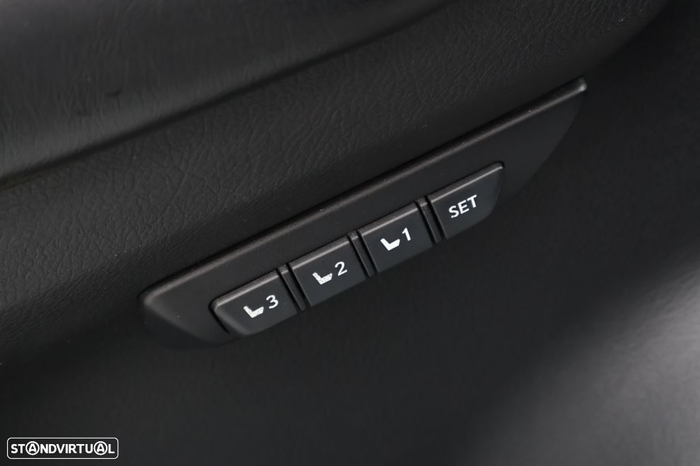 Lexus NX 300h F Sport+ 4WD - 30