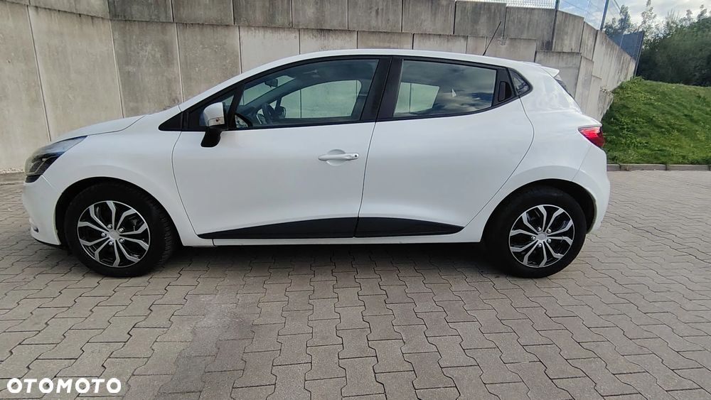 Renault Clio 1.2 16V Alize - 17
